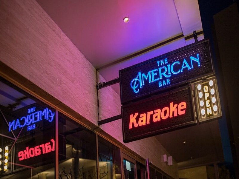 Quán Bar & Karaoke